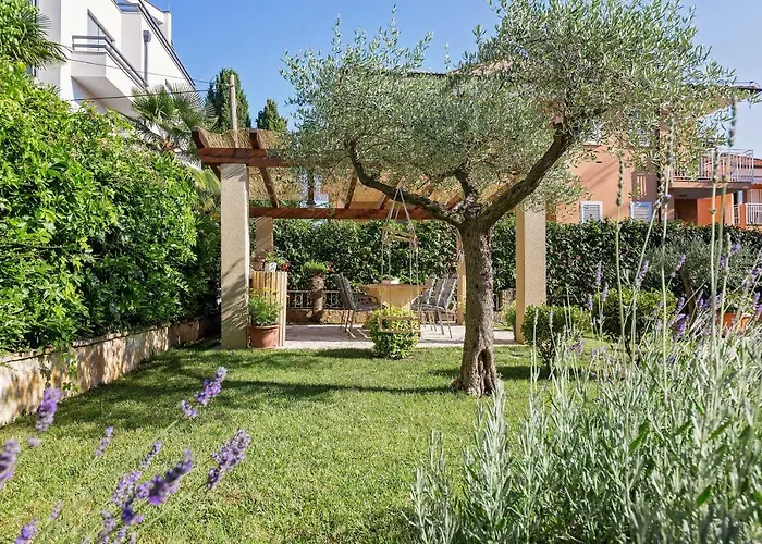 Paulino 아파트 로비니